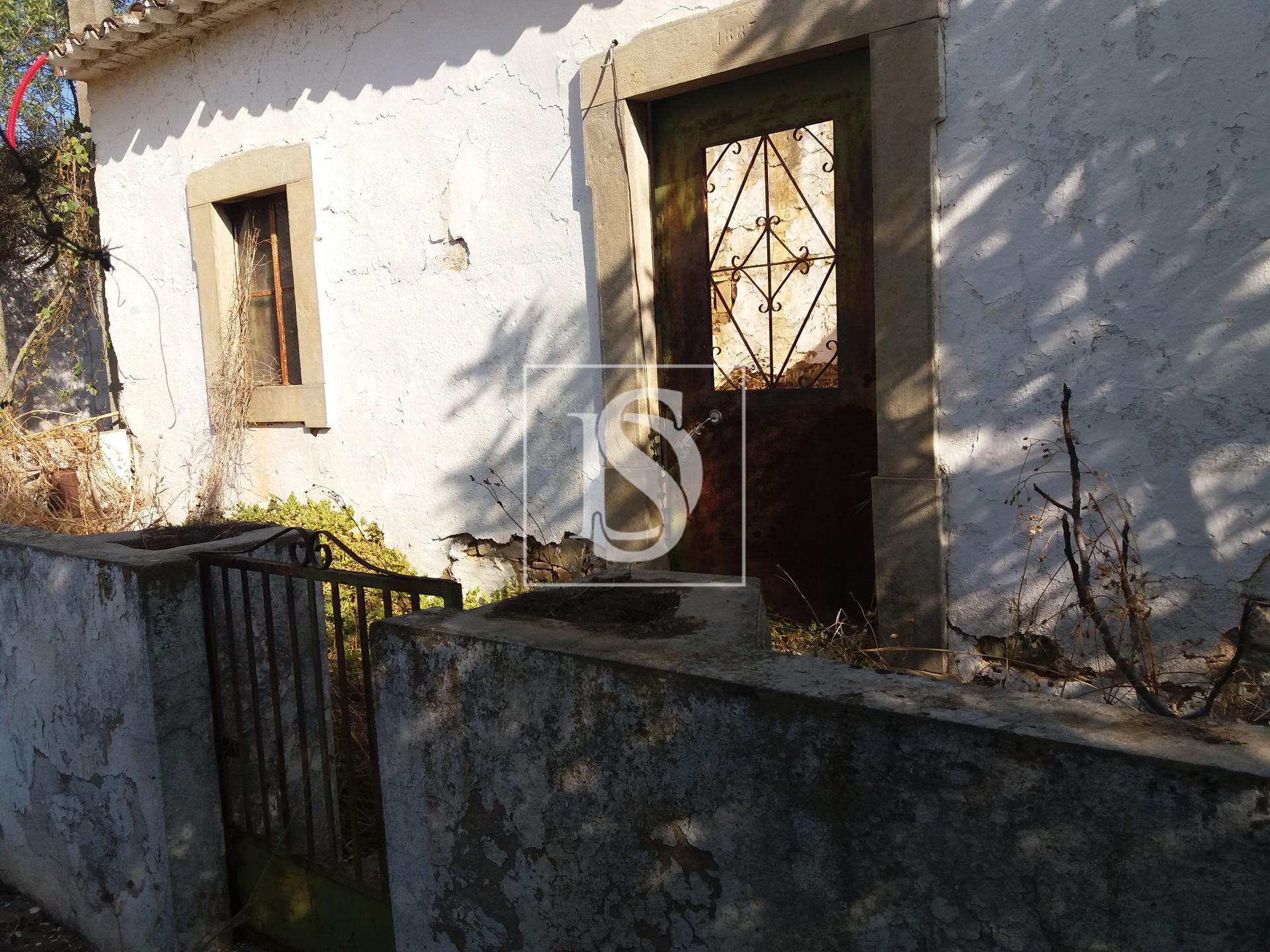 Moradia para Restaurar T5