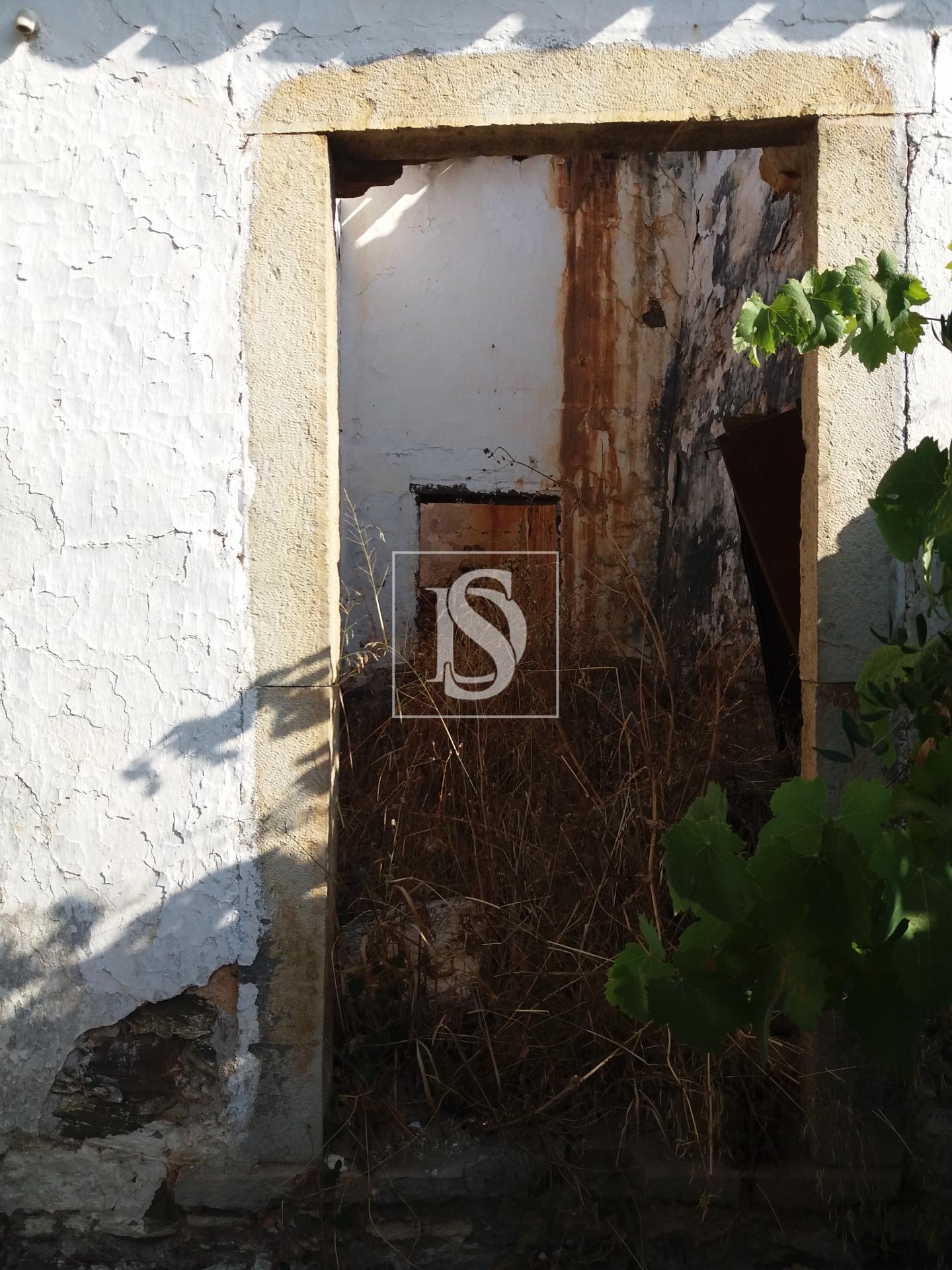 Moradia para Restaurar T5